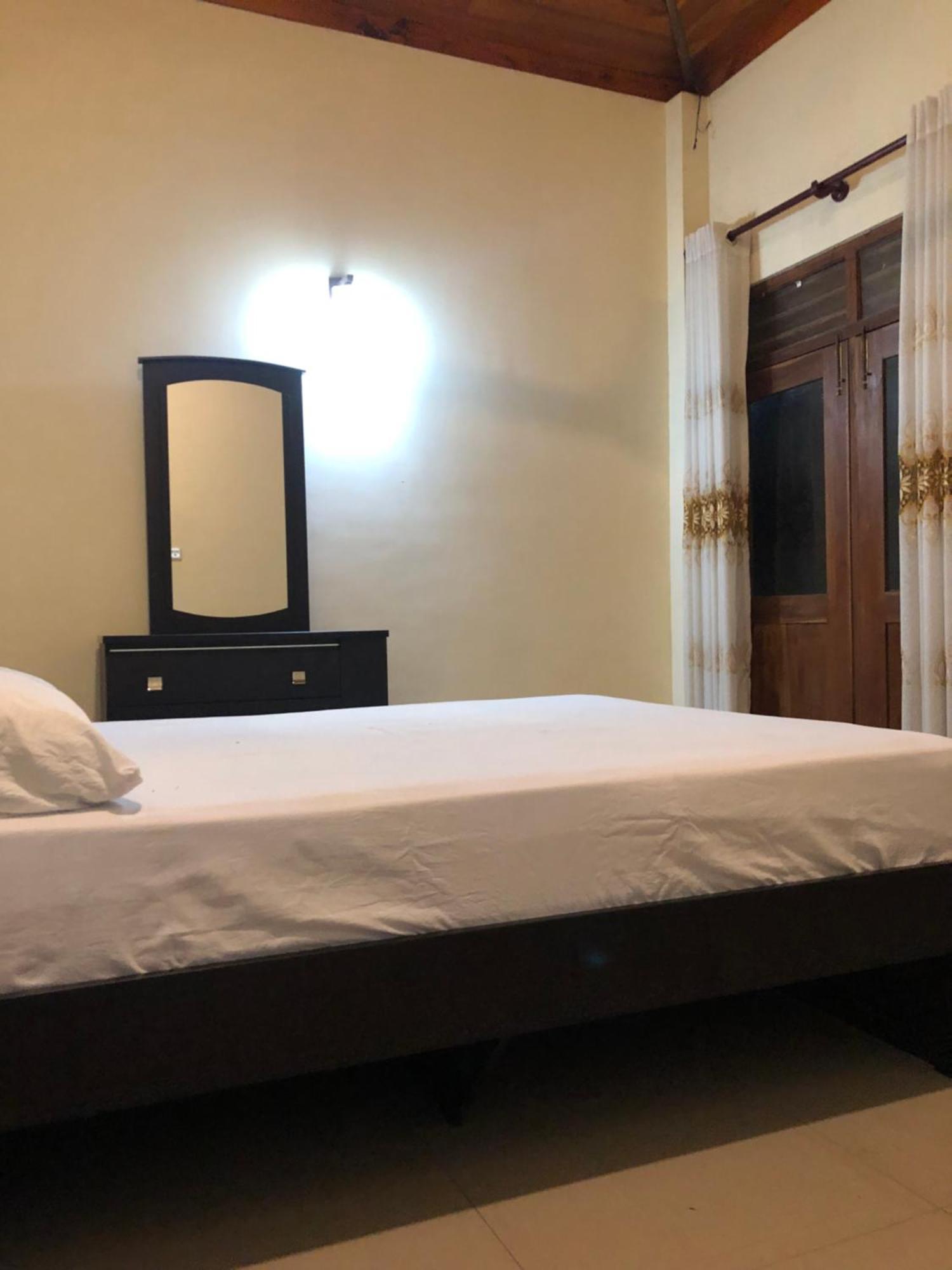 Senarathna Guest House Weligama Exterior photo