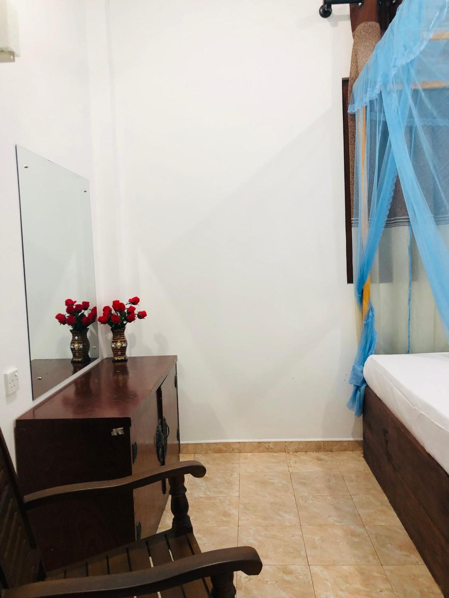 Senarathna Guest House Weligama Exterior photo