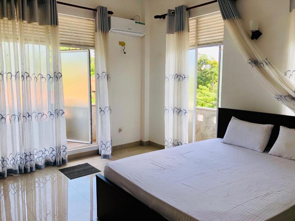 Senarathna Guest House Weligama Exterior photo